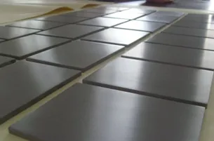 Zirconium plate